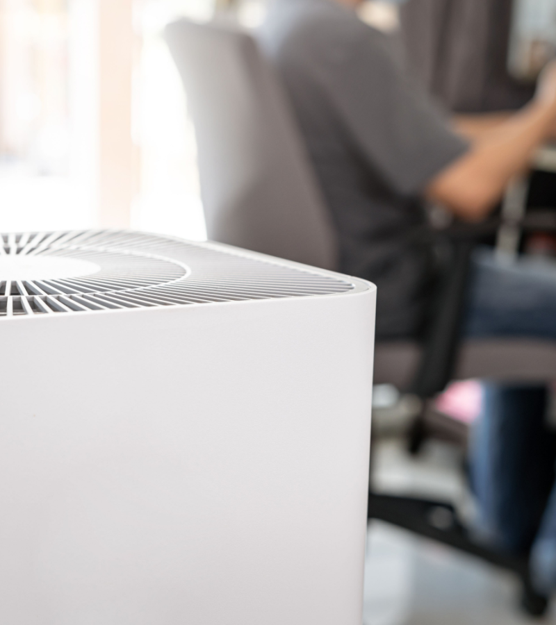 CLOSUP SU UN PURIFICATORE D'ARIA PER UFFICIO
